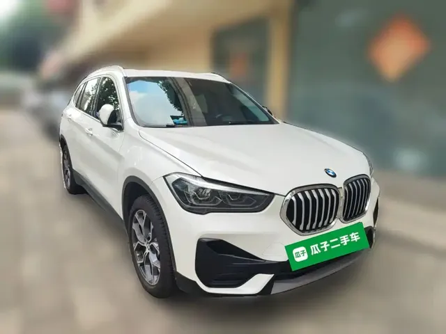 2021 BMW X1 Leading