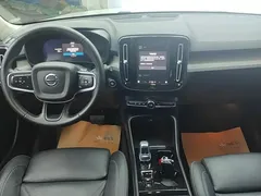 2023 Volvo XC40 4WD Luxury — фото 12