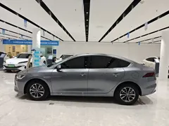 2024 BYD Qin PLUS Honor DM-i PHEV 55km Leading — фото 3