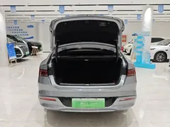2024 BYD Qin PLUS Honor DM-i PHEV 55km Leading — фото 15