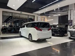 2021 Toyota Alphard Hybrid 2.5L Luxury, белый — фото 9