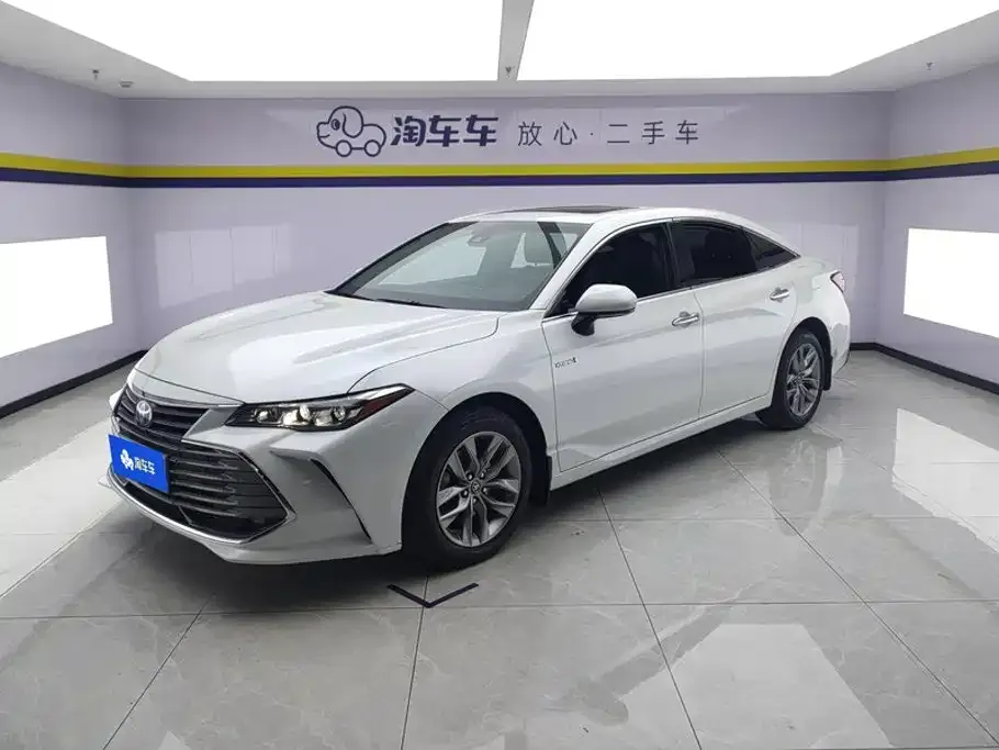 2019 Toyota Avalon Hybrid 2.5L Luxury