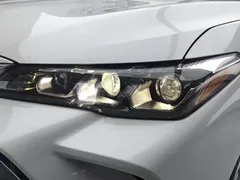 2019 Toyota Avalon Hybrid 2.5L Luxury, белый — фото 5