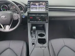 2019 Toyota Avalon Hybrid 2.5L Luxury, белый — фото 16