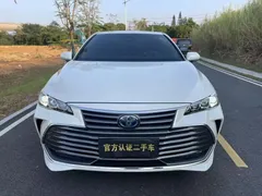 2019 Toyota Avalon Hybrid 2.5L Luxury, белый — фото 2
