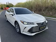 2019 Toyota Avalon Hybrid 2.5L Luxury, белый — фото 3