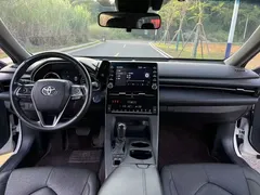 2019 Toyota Avalon Hybrid 2.5L Luxury, белый — фото 9