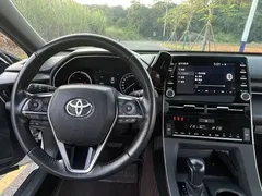 2019 Toyota Avalon Hybrid 2.5L Luxury, белый — фото 13