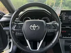 2019 Toyota Avalon Hybrid 2.5L Luxury, белый — фото 15