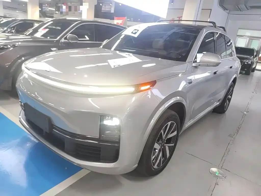 2023 Li Auto L8