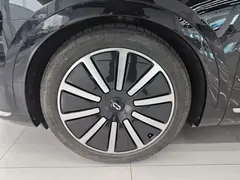 2024 Aito M9 EV Max 100kWh 6-seat, чёрный — фото 27