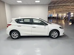 2021 Nissan Tiida 1.6L CVT, белый — фото 7