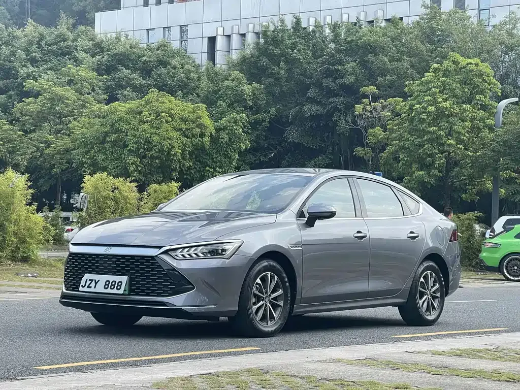 2023 BYD Qin PLUS Champion DM-i PHEV 55KM Leading