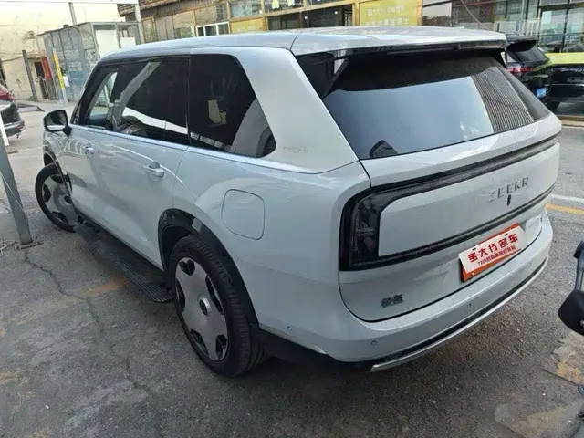 2025 Zeekr 9X Hyper 70kWh 6-seat