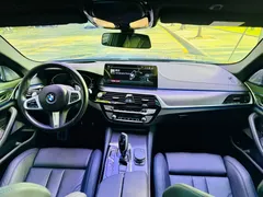 2022 BMW 5 Series 540i Fashion M Sport Package, синий — фото 5