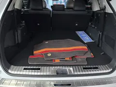 2023 Toyota Highlander 2.5L Hybrid 4WD Premium 7-seat, белый — фото 4