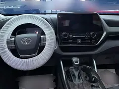 2023 Toyota Highlander 2.5L Hybrid 4WD Premium 7-seat, белый — фото 11