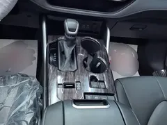 2023 Toyota Highlander 2.5L Hybrid 4WD Premium 7-seat, белый — фото 15