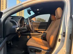 2022 Lexus UX 260h, белый — фото 4