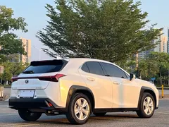 2022 Lexus UX 260h, белый — фото 7