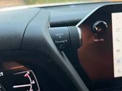 2022 Lexus UX 260h, белый — фото 18