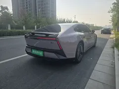 2025 Xpeng P7 820 Extra Long Range Ultra — фото 9
