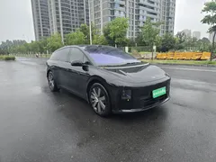 2025 Li Auto i6 4WD Standard, чёрный — фото 3
