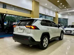 2023 Toyota RAV4 2.0L CVT 2WD, белый — фото 3