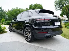 2023 Porsche Cayenne 3.0T Platinum Edition, чёрный — фото 9