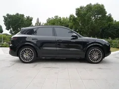 2023 Porsche Cayenne 3.0T Platinum Edition, чёрный — фото 10