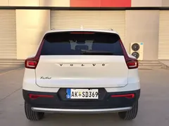 2024 Volvo XC40 Luxury, белый — фото 4