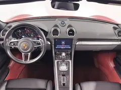 2022 Porsche 718 Boxster 2.0T — фото 11