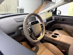 2025 Li Auto i8 Standard, чёрный — фото 10