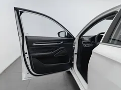 2022 Geely Emgrand 4th Gen 1.5L CVT Premium, белый — фото 8