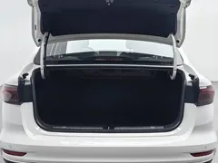 2022 Geely Emgrand 4th Gen 1.5L CVT Premium, белый — фото 16
