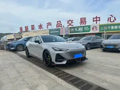 2022 Changan UNI-V 1.5T Sport — фото 3
