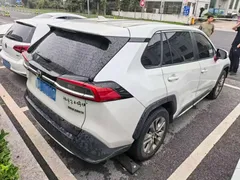 2020 Toyota Wildlander 2.0L CVT 2WD Luxury, белый — фото 3