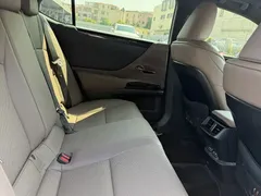 2021 Lexus ES 200 Excellence, чёрный — фото 9