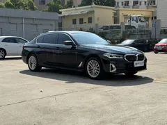 2022 BMW 5 Series 525Li Luxury Package, чёрный — фото 3