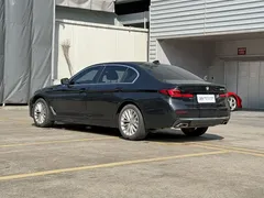 2022 BMW 5 Series 525Li Luxury Package, чёрный — фото 5