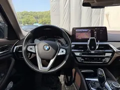 2022 BMW 5 Series 525Li Luxury Package, чёрный — фото 9