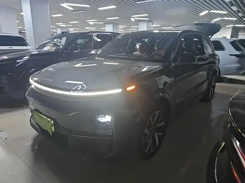 2023 Li Auto L8
