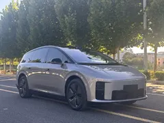 2025 Li Auto i8 Standard — фото 3