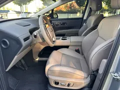 2025 Li Auto i8 Standard — фото 5
