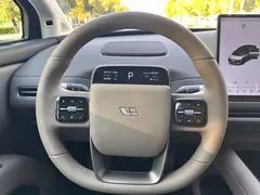 2025 Li Auto i8 Standard — фото 10