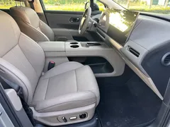 2025 Li Auto i8 Standard — фото 11