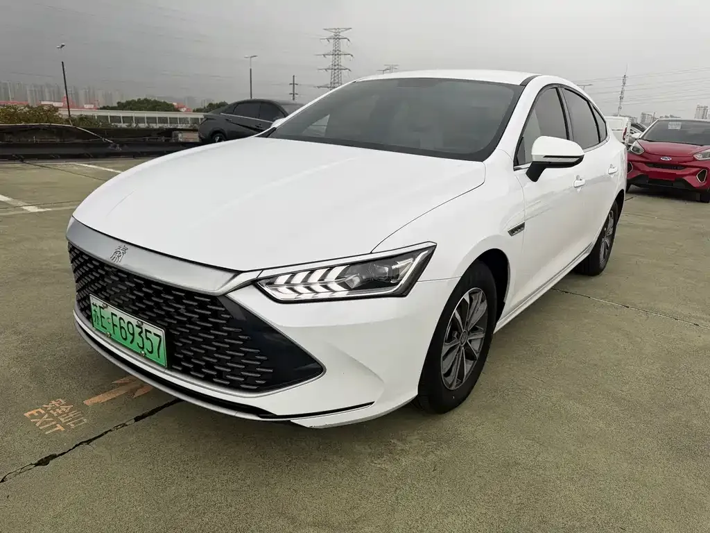 2023 BYD Qin PLUS Champion DM-i PHEV 55KM Leading