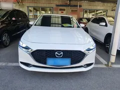 2023 Mazda 3 2.0L AT, белый — фото 3