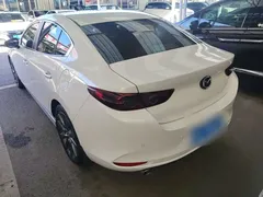 2023 Mazda 3 2.0L AT, белый — фото 5