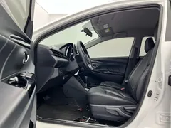 2022 Toyota Yaris L Zhixuan X 1.5L CVT Luxury Plus, белый — фото 19